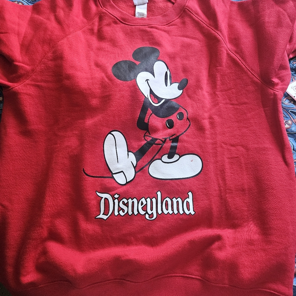Disney Parks Disneyland Standing Mickey Mouse Classic Red Pullover Sweater Large